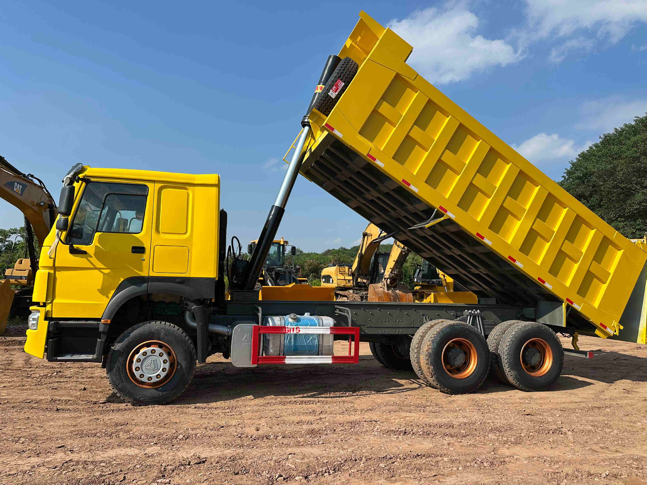 Sinotruk HOWO 400hp 6X4 - Kipper vrachtwagen: afbeelding 2 Sinotruk HOWO 400hp 6X4 - Kipper vrachtwagen: afbeelding 2