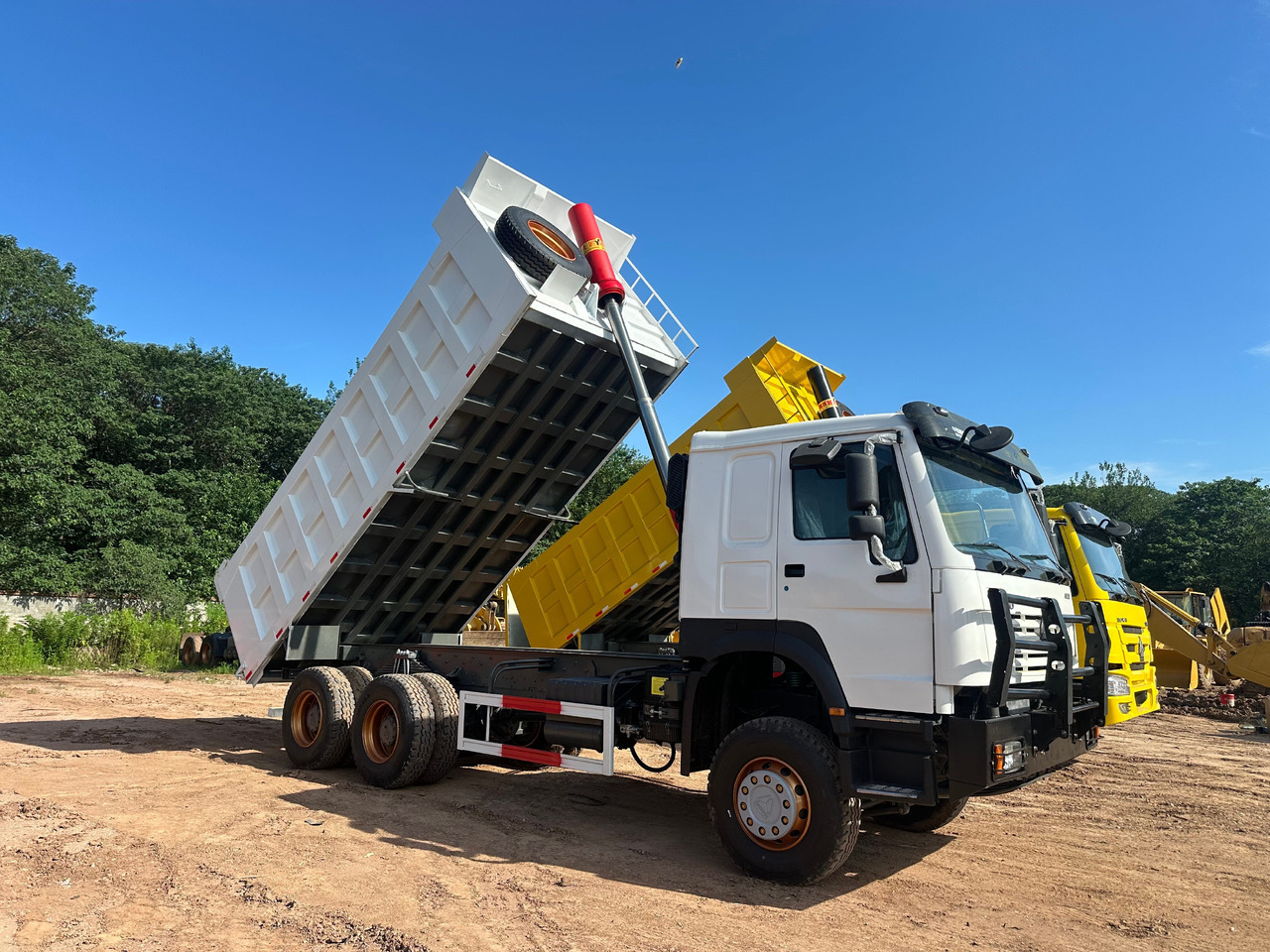 Kipper vrachtwagen Sinotruk HOWO 400hp 6x4 tipper truck: afbeelding 7 Kipper vrachtwagen Sinotruk HOWO 400hp 6x4 tipper truck: afbeelding 7