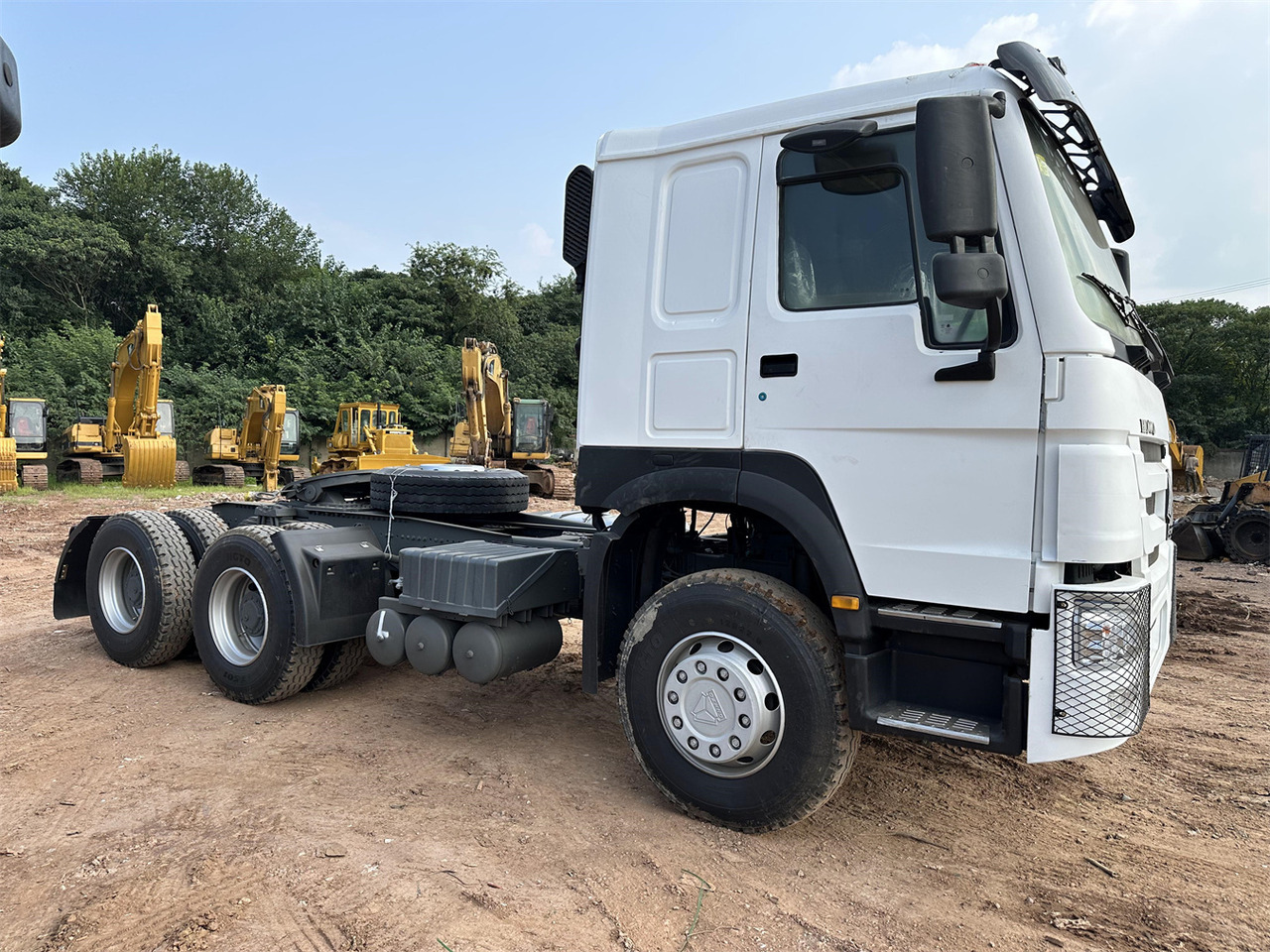 SINOTRUK HOWO 371 Tractor 6X4 - Trekker: afbeelding 2 SINOTRUK HOWO 371 Tractor 6X4 - Trekker: afbeelding 2