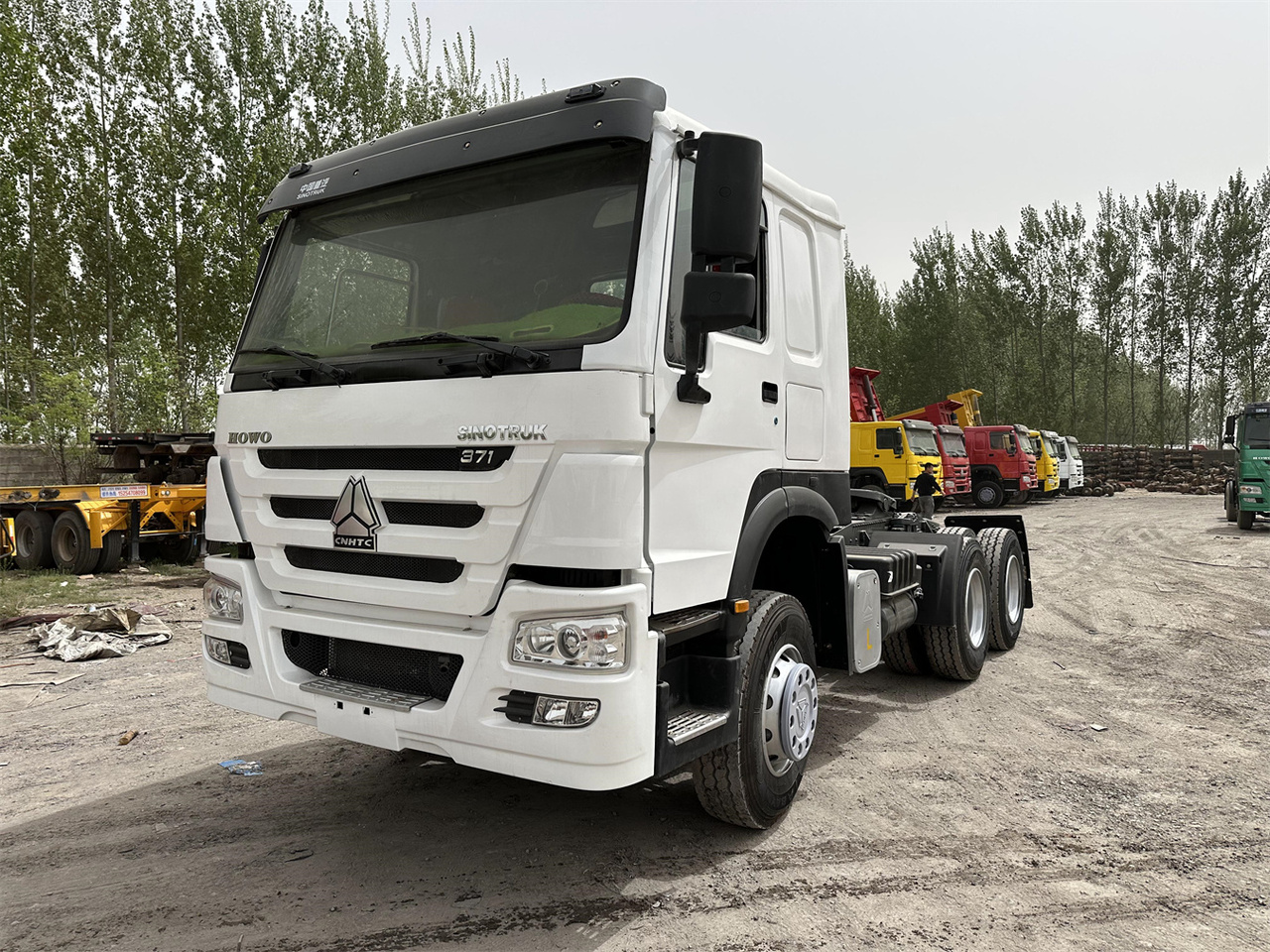 SINOTRUK Howo 371 Truck Head - Trekker: afbeelding 4 SINOTRUK Howo 371 Truck Head - Trekker: afbeelding 4