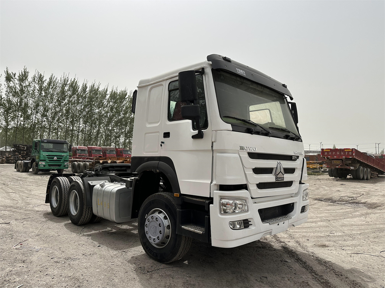 SINOTRUK Howo 371 Truck Head - Trekker: afbeelding 1 SINOTRUK Howo 371 Truck Head - Trekker: afbeelding 1