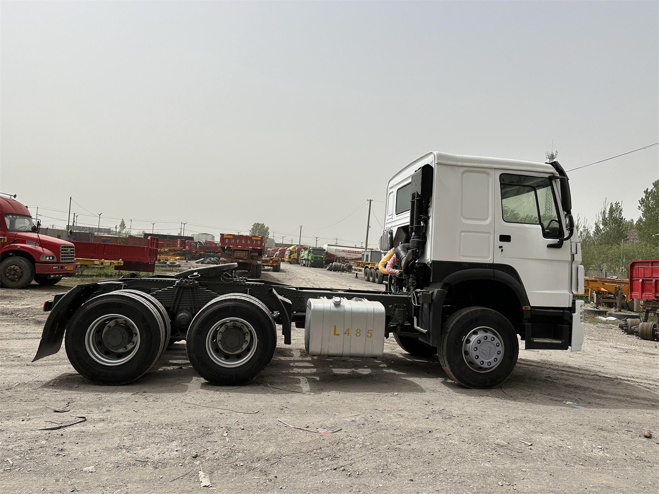 SINOTRUK Howo 371hp Truck Head - Trekker: afbeelding 4 SINOTRUK Howo 371hp Truck Head - Trekker: afbeelding 4
