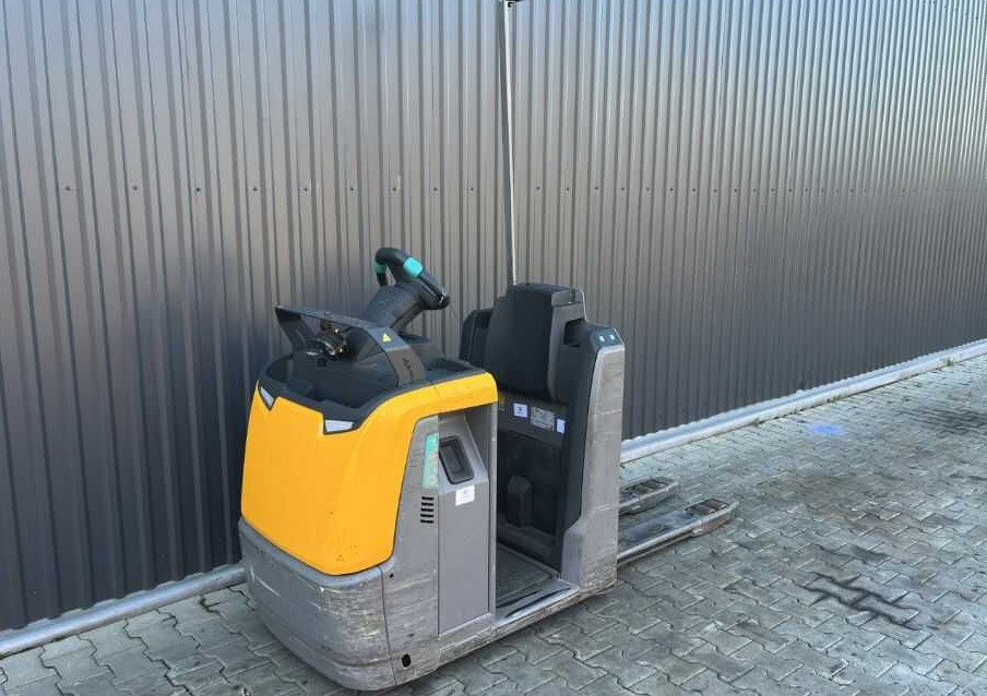 Jungheinrich ECE220 - Orderverzameltruck: afbeelding 1 Jungheinrich ECE220 - Orderverzameltruck: afbeelding 1