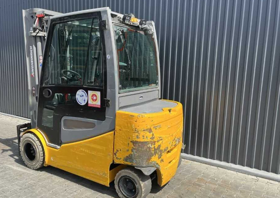 Jungheinrich EFGS30 - Elektrische heftruck: afbeelding 3 Jungheinrich EFGS30 - Elektrische heftruck: afbeelding 3