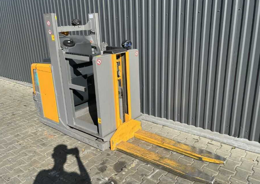 Jungheinrich EKS110 - Orderverzameltruck: afbeelding 3 Jungheinrich EKS110 - Orderverzameltruck: afbeelding 3