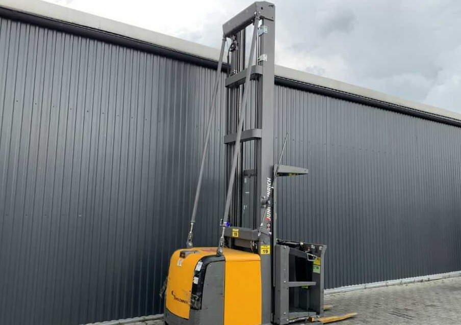 Jungheinrich EKS312 - Orderverzameltruck: afbeelding 1 Jungheinrich EKS312 - Orderverzameltruck: afbeelding 1