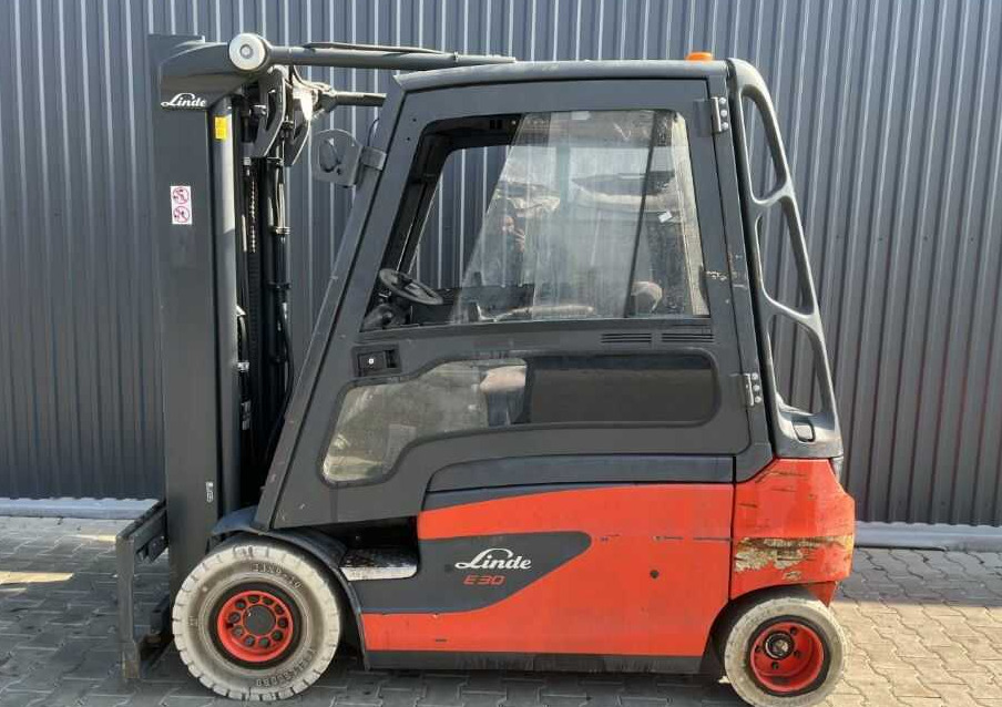 Linde E30L-01 - Elektrische heftruck: afbeelding 2 Linde E30L-01 - Elektrische heftruck: afbeelding 2