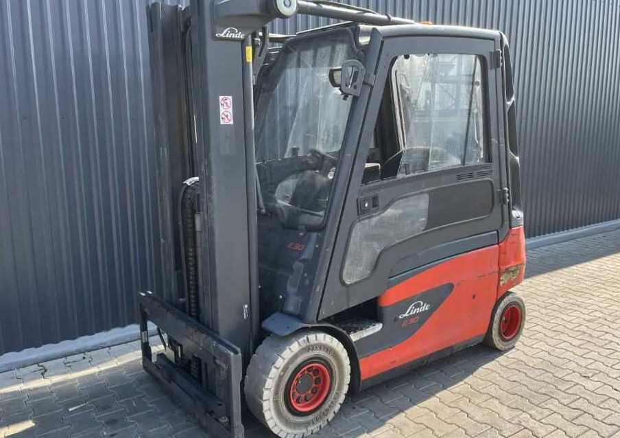 Linde E30L-01 - Elektrische heftruck: afbeelding 1 Linde E30L-01 - Elektrische heftruck: afbeelding 1