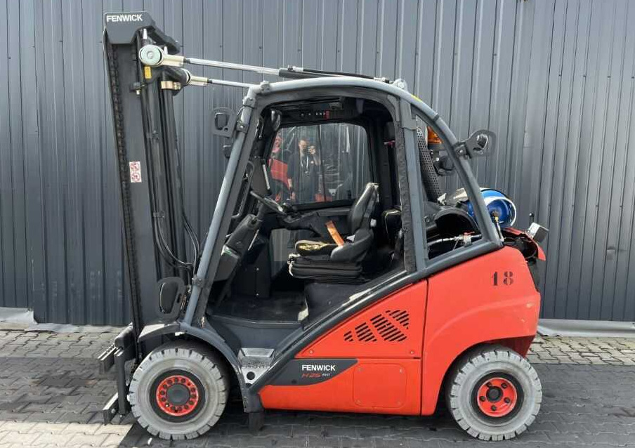 Linde H25T-02 - LPG heftruck: afbeelding 2 Linde H25T-02 - LPG heftruck: afbeelding 2