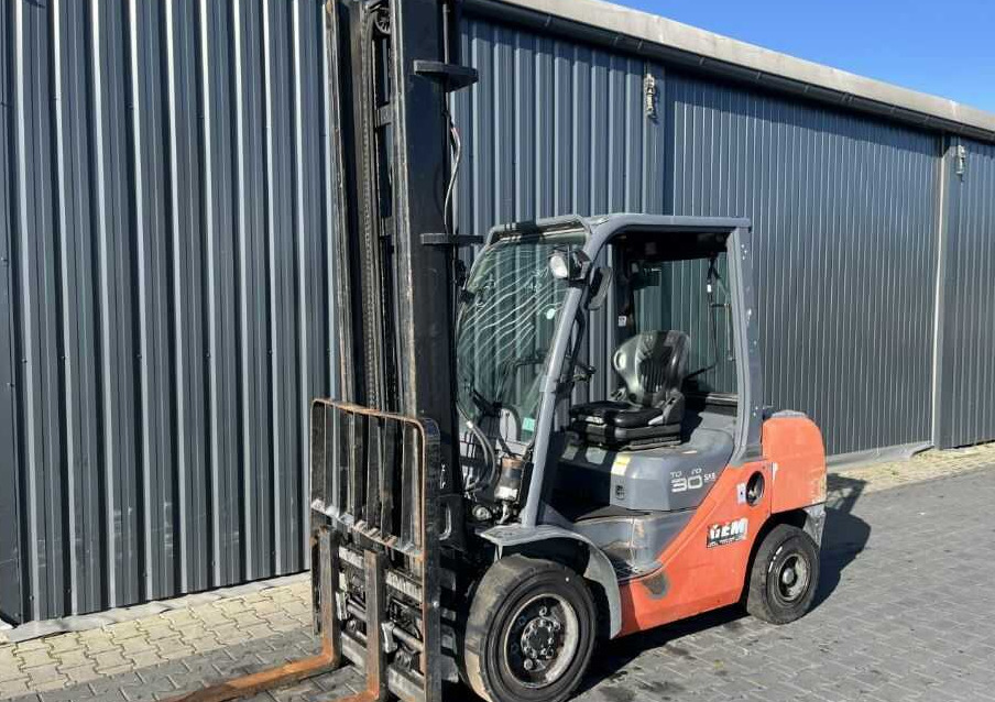 Toyota 8FDF30 - Diesel heftruck: afbeelding 1 Toyota 8FDF30 - Diesel heftruck: afbeelding 1