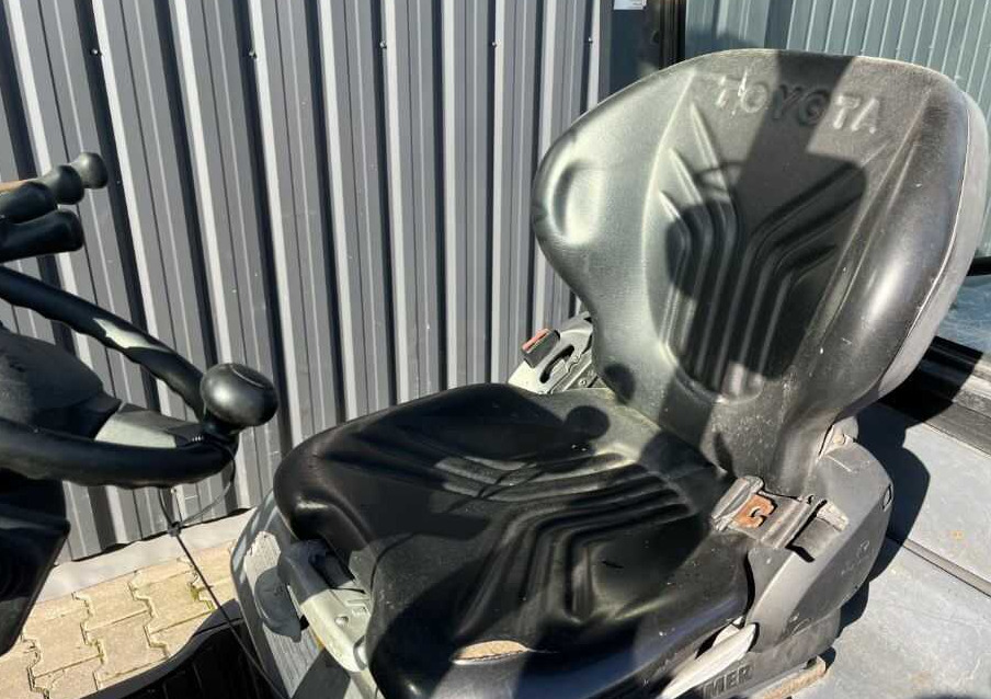 Toyota 8FDF30 - Diesel heftruck: afbeelding 5 Toyota 8FDF30 - Diesel heftruck: afbeelding 5