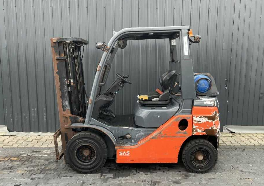 Toyota 8FGF20 - LPG heftruck: afbeelding 2 Toyota 8FGF20 - LPG heftruck: afbeelding 2