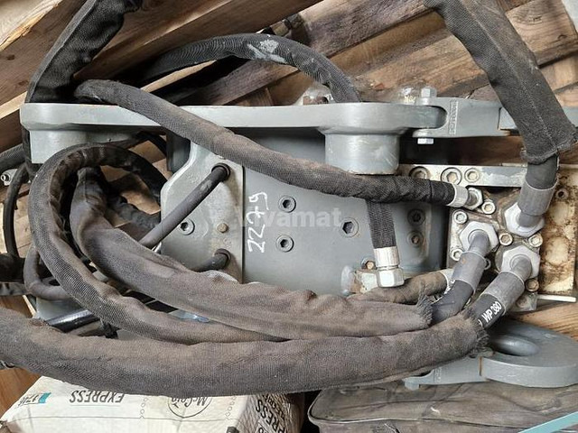 Liebherr SW33 - Bouwmachine: afbeelding 1 Liebherr SW33 - Bouwmachine: afbeelding 1