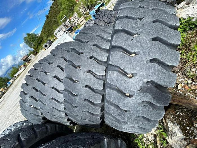 Bridgestone 30.00R51 - Banden en velgen: afbeelding 1 Bridgestone 30.00R51 - Banden en velgen: afbeelding 1