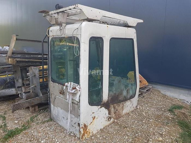 Liebherr A904 R904 A914 R914 A924 R924 A934 R934 A944 R944 A954 R954 - - Cabine en interieur: afbeelding 1 Liebherr A904 R904 A914 R914 A924 R924 A934 R934 A944 R944 A954 R954 - - Cabine en interieur: afbeelding 1