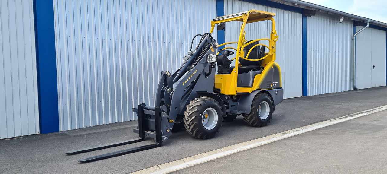Eurotrac W11 Radlader Hoflader - Kniklader: afbeelding 1 Eurotrac W11 Radlader Hoflader - Kniklader: afbeelding 1