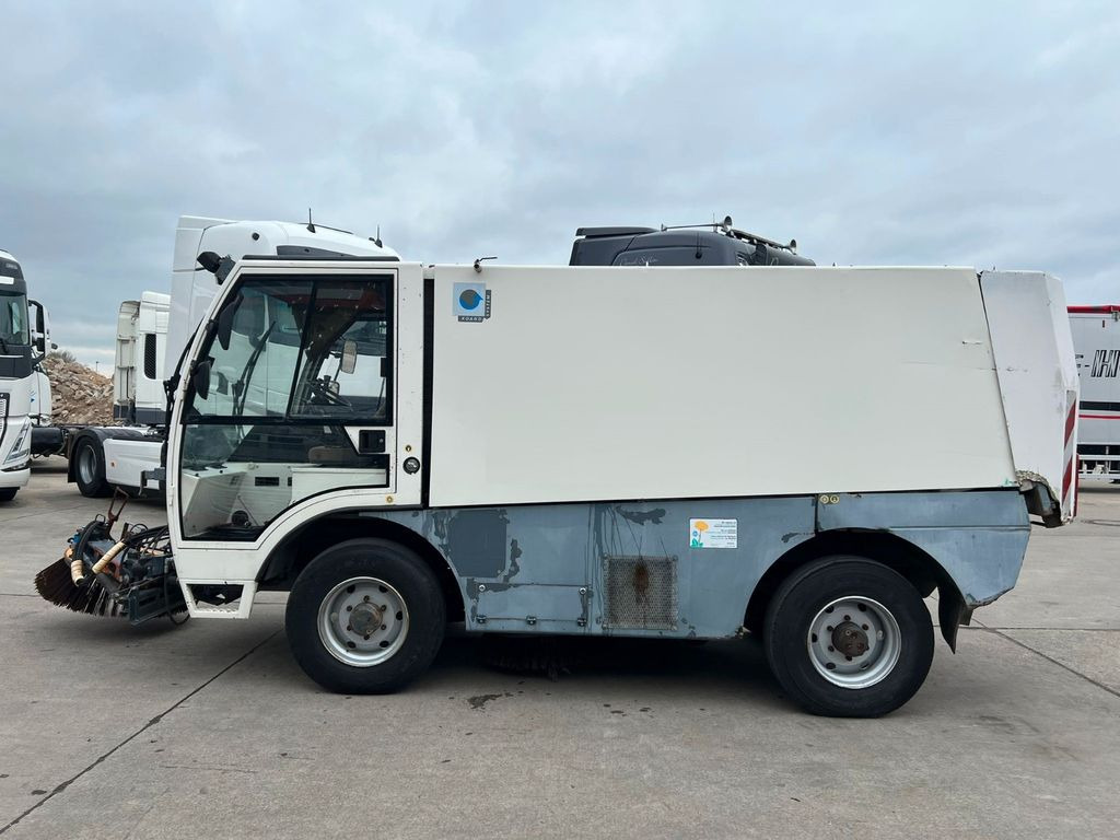 AEBI MFH 5000 * IVECO MOTOR * KLIMA * - Veegwagen: afbeelding 4 AEBI MFH 5000 * IVECO MOTOR * KLIMA * - Veegwagen: afbeelding 4
