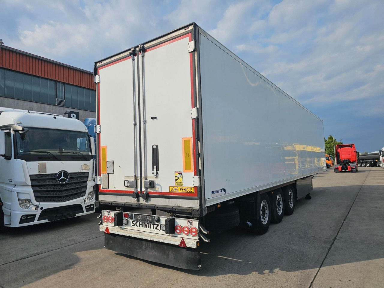Schmitz Cargobull NKS * DOPPELST. * UNFALL * THERMOK. * LIFT * - Koelwagen oplegger: afbeelding 5 Schmitz Cargobull NKS * DOPPELST. * UNFALL * THERMOK. * LIFT * - Koelwagen oplegger: afbeelding 5