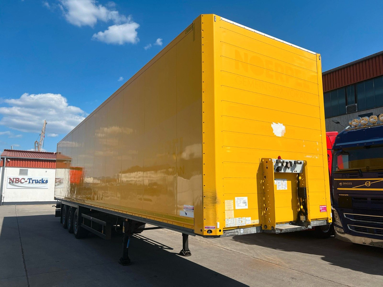 Schmitz Cargobull SCB S3B * KOFFER * SCHEIBENBREMSE * DOPPELSTOCK - Gesloten oplegger: afbeelding 1 Schmitz Cargobull SCB S3B * KOFFER * SCHEIBENBREMSE * DOPPELSTOCK - Gesloten oplegger: afbeelding 1