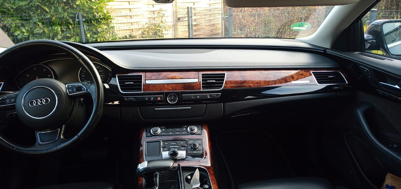 Audi A8 4.2 TDI tiptronic quattro - Sedan: afbeelding 4 Audi A8 4.2 TDI tiptronic quattro - Sedan: afbeelding 4