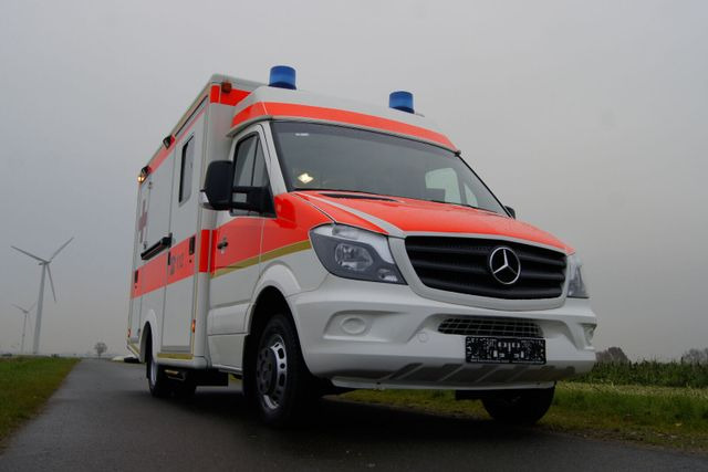 Mercedes-Benz Sprinter 516 // inkl. 1 Jahr Garantie Mercedes-Benz Sprinter 516 // inkl. 1 Jahr Garantie - Ambulance: afbeelding 4 Mercedes-Benz Sprinter 516 // inkl. 1 Jahr Garantie Mercedes-Benz Sprinter 516 // inkl. 1 Jahr Garantie - Ambulance: afbeelding 4