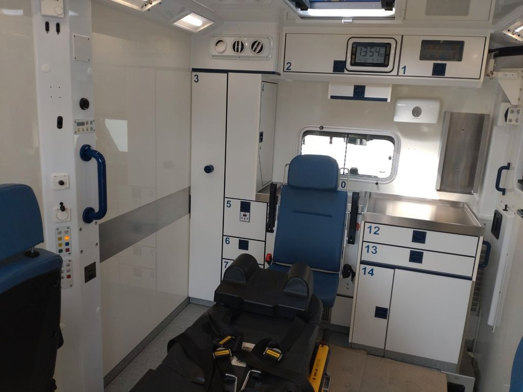 Mercedes-Benz Sprinter 519 / ATM 0km 4x on Stock Mercedes-Benz Sprinter 519 / ATM 0km 4x on Stock - Ambulance: afbeelding 4 Mercedes-Benz Sprinter 519 / ATM 0km 4x on Stock Mercedes-Benz Sprinter 519 / ATM 0km 4x on Stock - Ambulance: afbeelding 4