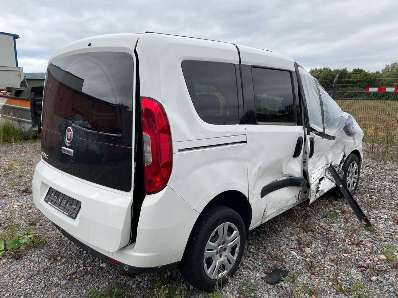 Fiat Doblo Maxi 1.6 M-Jet Euro6 Klima ZV - Personenvervoer: afbeelding 3 Fiat Doblo Maxi 1.6 M-Jet Euro6 Klima ZV - Personenvervoer: afbeelding 3