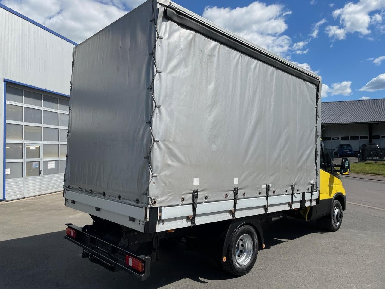 Iveco Daily 70C21HA8/P (72C) Euro6 Klima AHK Navi ZV - Schuifzeilen bestelwagen: afbeelding 4 Iveco Daily 70C21HA8/P (72C) Euro6 Klima AHK Navi ZV - Schuifzeilen bestelwagen: afbeelding 4
