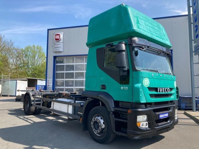 Iveco Stralis AT190S31/FP CM TOPSLEEPER Euro5 Intarder - Containertransporter/ Wissellaadbak vrachtwagen: afbeelding 1 Iveco Stralis AT190S31/FP CM TOPSLEEPER Euro5 Intarder - Containertransporter/ Wissellaadbak vrachtwagen: afbeelding 1