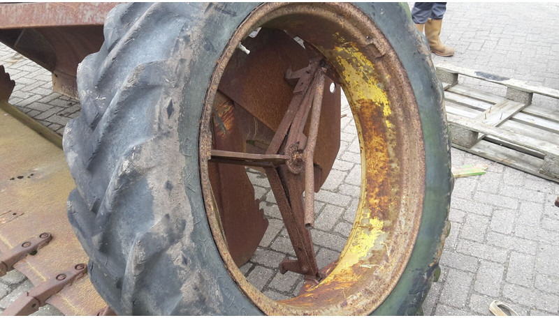 Goodyear dubbellucht - Band voor Landbouwmachine: afbeelding 1 Goodyear dubbellucht - Band voor Landbouwmachine: afbeelding 1