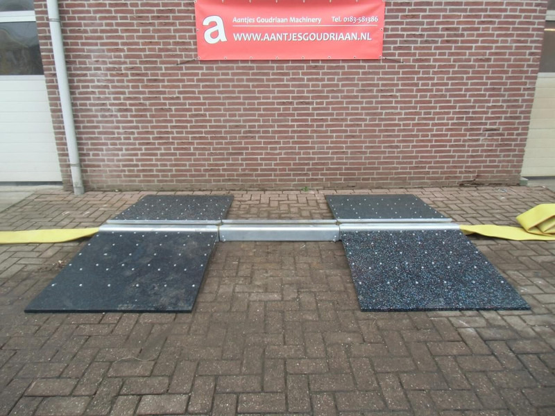 Onbekend Slangenbrug - Intern transport: afbeelding 2 Onbekend Slangenbrug - Intern transport: afbeelding 2