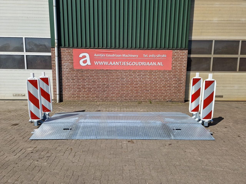Leidingdrempel / road ramp - Laadbrug: afbeelding 1 Leidingdrempel / road ramp - Laadbrug: afbeelding 1