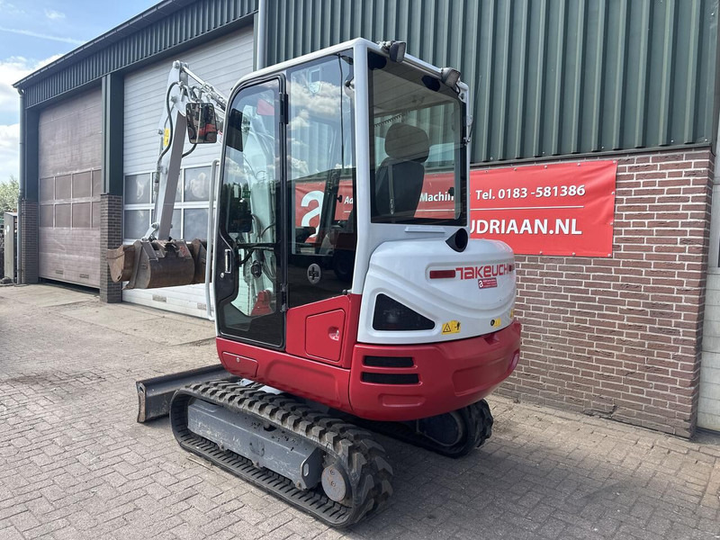 Takeuchi Kraan TB230 - Gebruikt - Minigraafmachine: afbeelding 2 Takeuchi Kraan TB230 - Gebruikt - Minigraafmachine: afbeelding 2