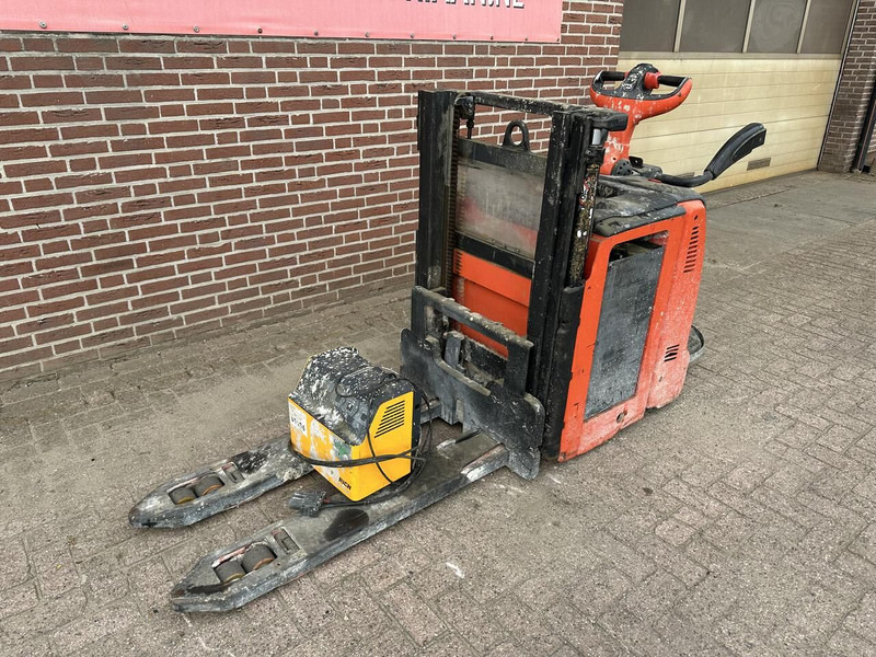 Electrische stapelaar - Gebruikt - Stapelaar: afbeelding 3 Electrische stapelaar - Gebruikt - Stapelaar: afbeelding 3