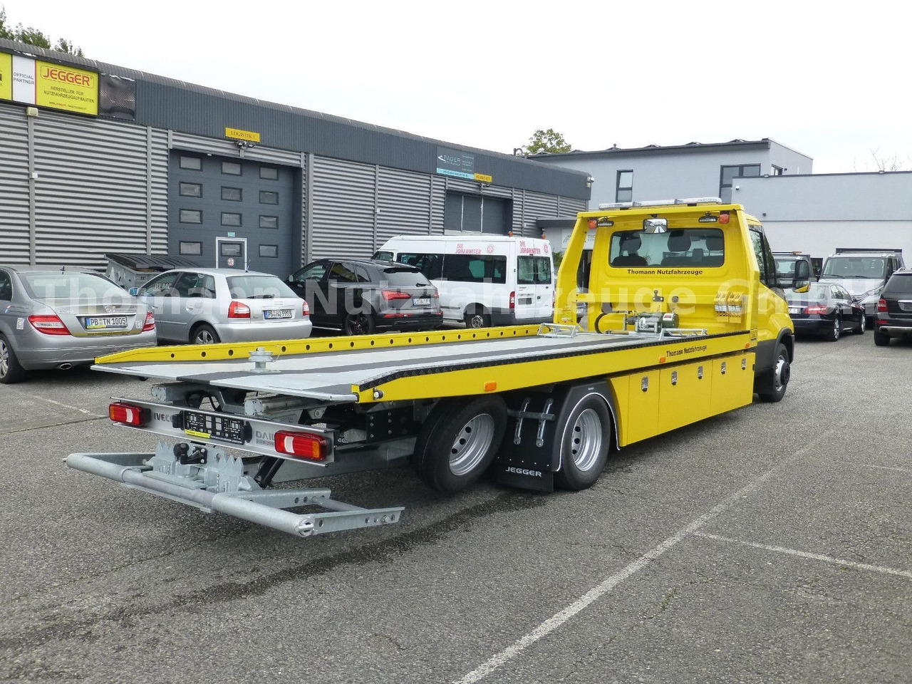 Iveco DAILY 72C18 Schiebeplateu Luftfed Navi Hubbrille - Bergingsvoertuig: afbeelding 4 Iveco DAILY 72C18 Schiebeplateu Luftfed Navi Hubbrille - Bergingsvoertuig: afbeelding 4