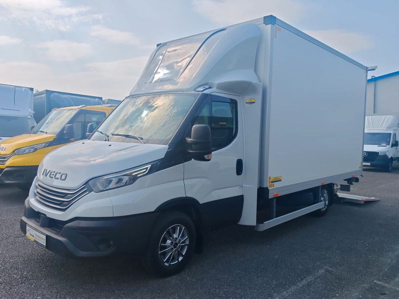 Iveco Daily 35S18 Koffer + LBW Navi/ACC Tempomat - Bestelwagen gesloten laadbak: afbeelding 3 Iveco Daily 35S18 Koffer + LBW Navi/ACC Tempomat - Bestelwagen gesloten laadbak: afbeelding 3