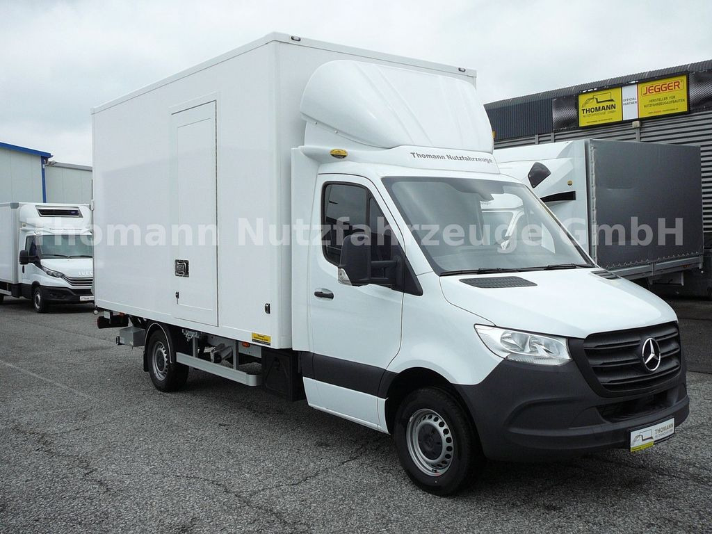 Mercedes-Benz Sprinter 317 CDI Koffer Ultralight LBW Neuheit Mercedes-Benz Sprinter 317 CDI Koffer Ultralight LBW Neuheit - Bestelwagen gesloten laadbak: afbeelding 1 Mercedes-Benz Sprinter 317 CDI Koffer Ultralight LBW Neuheit Mercedes-Benz Sprinter 317 CDI Koffer Ultralight LBW Neuheit - Bestelwagen gesloten laadbak: afbeelding 1