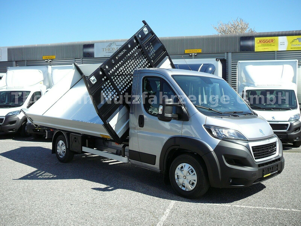 Peugeot Boxer Pritsche 3 Seiten Kipper Premiumaufbau Peugeot Boxer Pritsche 3 Seiten Kipper Premiumaufbau - Kipper bestelwagen: afbeelding 4 Peugeot Boxer Pritsche 3 Seiten Kipper Premiumaufbau Peugeot Boxer Pritsche 3 Seiten Kipper Premiumaufbau - Kipper bestelwagen: afbeelding 4