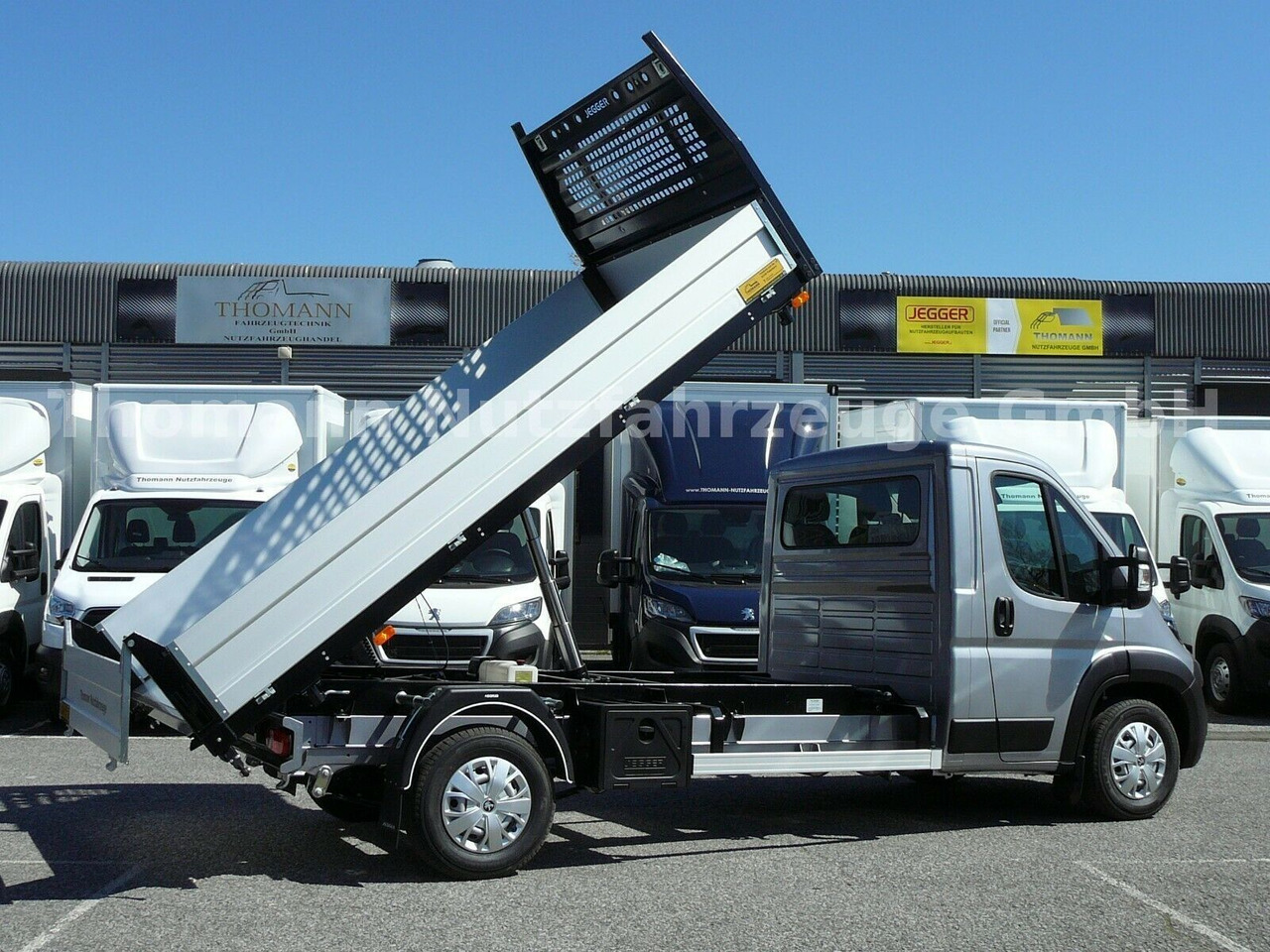 Peugeot Boxer Pritsche 3 Seiten Kipper Premiumaufbau Peugeot Boxer Pritsche 3 Seiten Kipper Premiumaufbau - Kipper bestelwagen: afbeelding 3 Peugeot Boxer Pritsche 3 Seiten Kipper Premiumaufbau Peugeot Boxer Pritsche 3 Seiten Kipper Premiumaufbau - Kipper bestelwagen: afbeelding 3