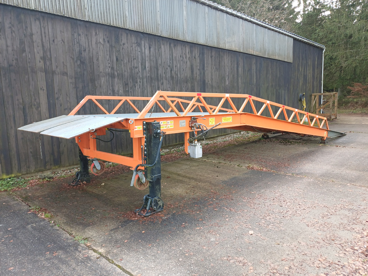 Saurus - Laadbrug: afbeelding 1 Saurus - Laadbrug: afbeelding 1