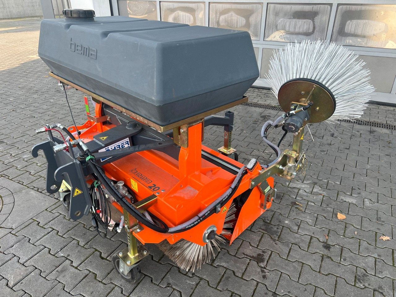 Leasing Bema 20 BK Kehrmaschine / Kramer 5040 / 2023 Bema 20 BK Kehrmaschine / Kramer 5040 / 2023: afbeelding 6 Leasing Bema 20 BK Kehrmaschine / Kramer 5040 / 2023 Bema 20 BK Kehrmaschine / Kramer 5040 / 2023: afbeelding 6