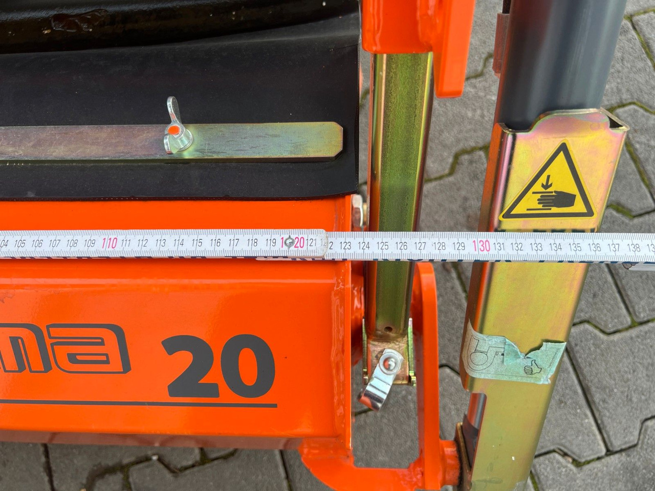 Leasing Bema 20 BK Kehrmaschine / Kramer 5040 / 2023 Bema 20 BK Kehrmaschine / Kramer 5040 / 2023: afbeelding 10 Leasing Bema 20 BK Kehrmaschine / Kramer 5040 / 2023 Bema 20 BK Kehrmaschine / Kramer 5040 / 2023: afbeelding 10