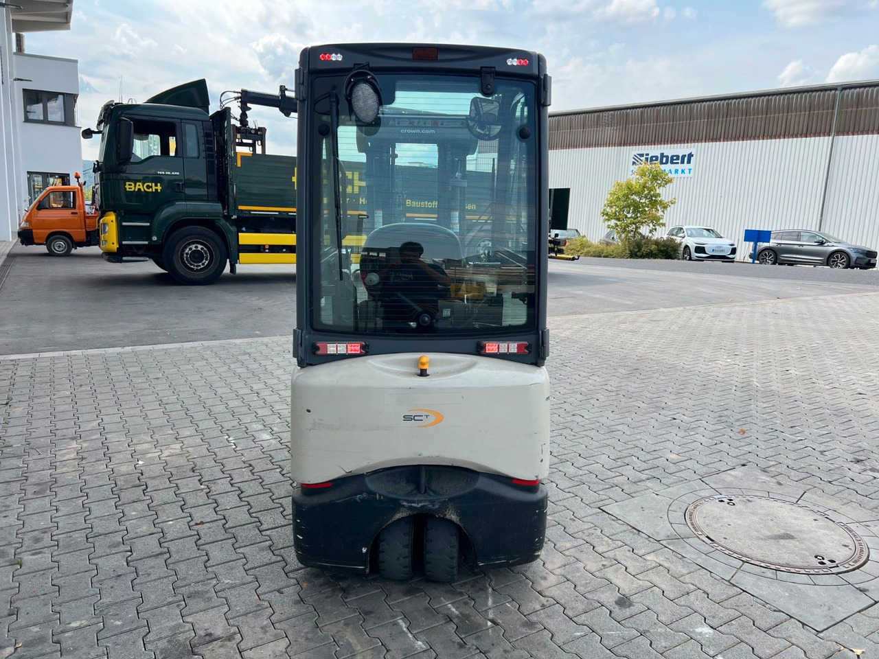 Crown SCT6020-1.3 / Triplex 4,3m / 1.227h / 2017 - Elektrische heftruck: afbeelding 4 Crown SCT6020-1.3 / Triplex 4,3m / 1.227h / 2017 - Elektrische heftruck: afbeelding 4