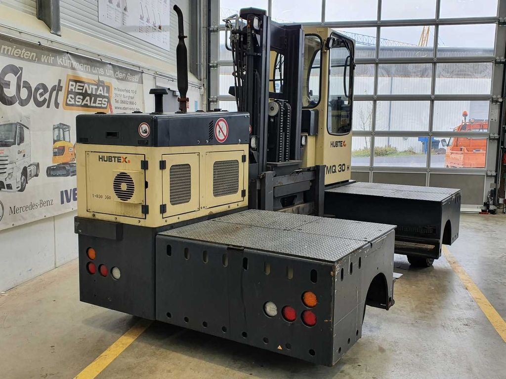 Hubtex MQ 30 H Hybrid / 748h! / Diesel + Elektro Hubtex MQ 30 H Hybrid / 748h! / Diesel + Elektro - Zijlader: afbeelding 2 Hubtex MQ 30 H Hybrid / 748h! / Diesel + Elektro Hubtex MQ 30 H Hybrid / 748h! / Diesel + Elektro - Zijlader: afbeelding 2
