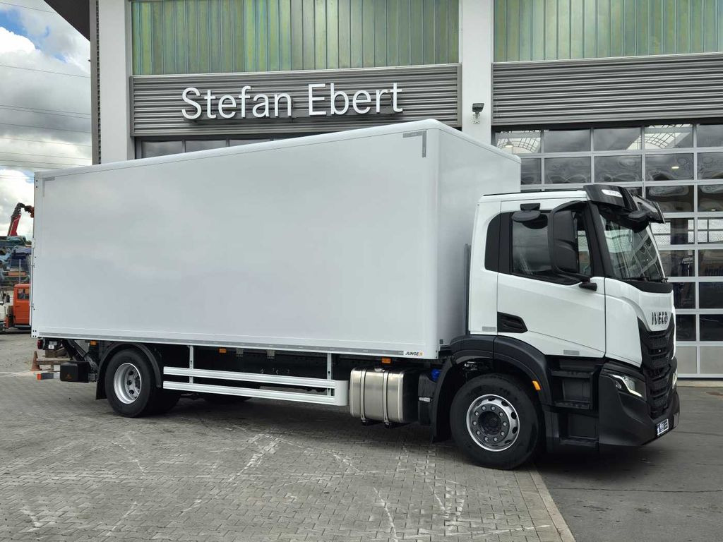 Iveco AD190S40/P 4x2 Ladebordwand 2.000kg Navi ACC Iveco AD190S40/P 4x2 Ladebordwand 2.000kg Navi ACC - Bakwagen: afbeelding 3 Iveco AD190S40/P 4x2 Ladebordwand 2.000kg Navi ACC Iveco AD190S40/P 4x2 Ladebordwand 2.000kg Navi ACC - Bakwagen: afbeelding 3