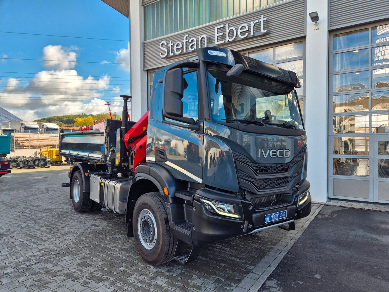 Iveco AD200X46/P HR OFF Palfinger PK 12.501 Funk AHK - Kipper vrachtwagen, Kraanwagen: afbeelding 3 Iveco AD200X46/P HR OFF Palfinger PK 12.501 Funk AHK - Kipper vrachtwagen, Kraanwagen: afbeelding 3