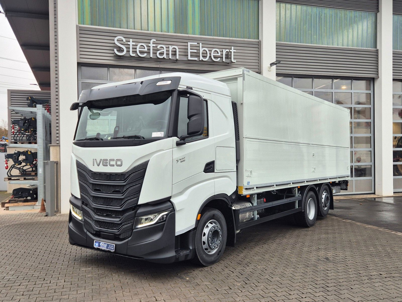 Iveco AS260S50Y/FS 6x2 Böse Schwenkwand + LBW 2 x AHK - Drankenwagen vrachtwagen: afbeelding 1 Iveco AS260S50Y/FS 6x2 Böse Schwenkwand + LBW 2 x AHK - Drankenwagen vrachtwagen: afbeelding 1
