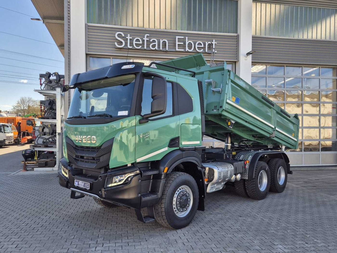 Iveco AT300X48Z HR OFF 6x6 Meiller-Kipper + Bordmatik - Kipper vrachtwagen: afbeelding 1 Iveco AT300X48Z HR OFF 6x6 Meiller-Kipper + Bordmatik - Kipper vrachtwagen: afbeelding 1