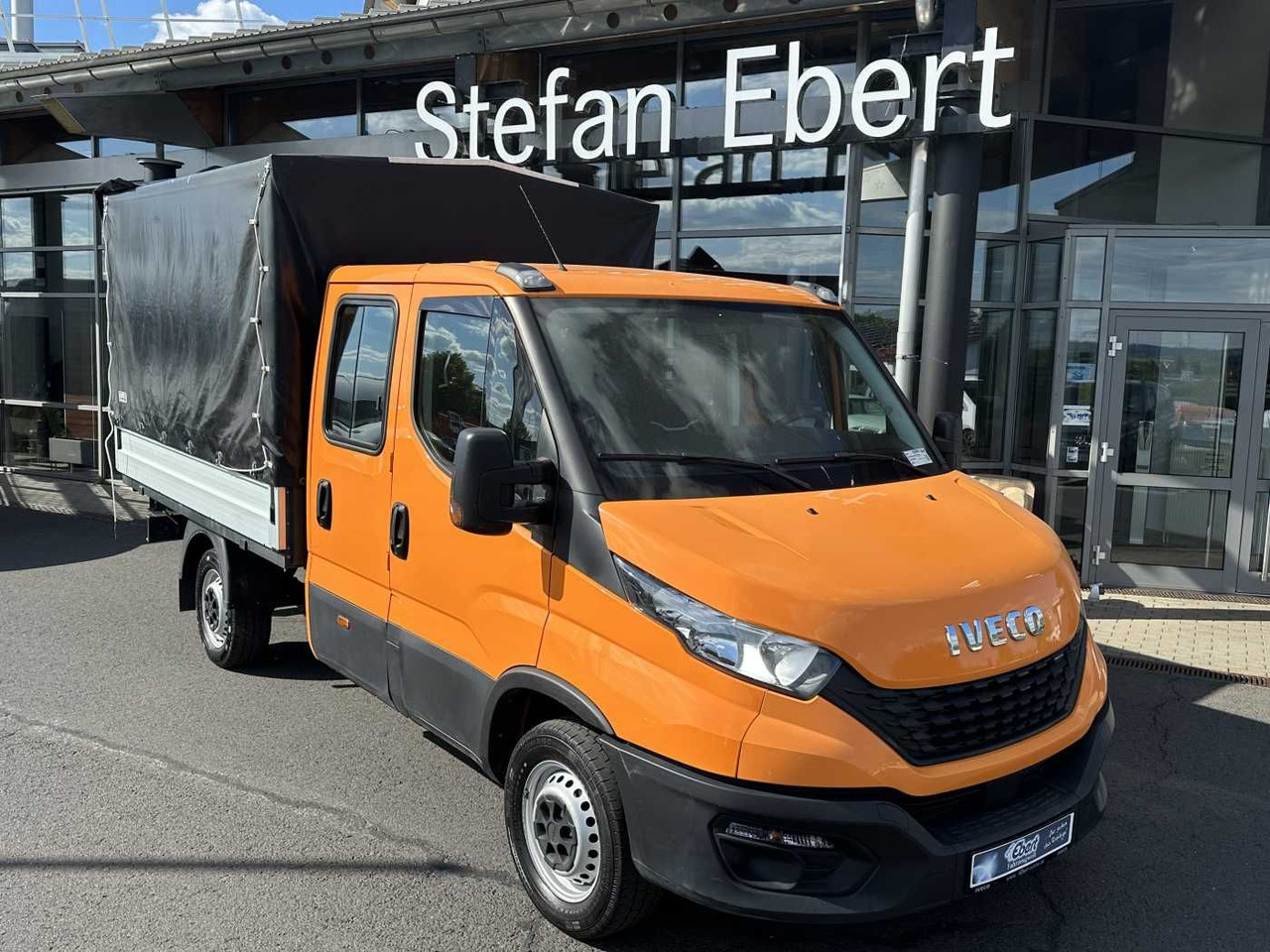 Iveco Daily 35S14 Pritsche+Plane *AHK*Ladekran*7-Sitze - Schuifzeilen bestelwagen: afbeelding 1 Iveco Daily 35S14 Pritsche+Plane *AHK*Ladekran*7-Sitze - Schuifzeilen bestelwagen: afbeelding 1