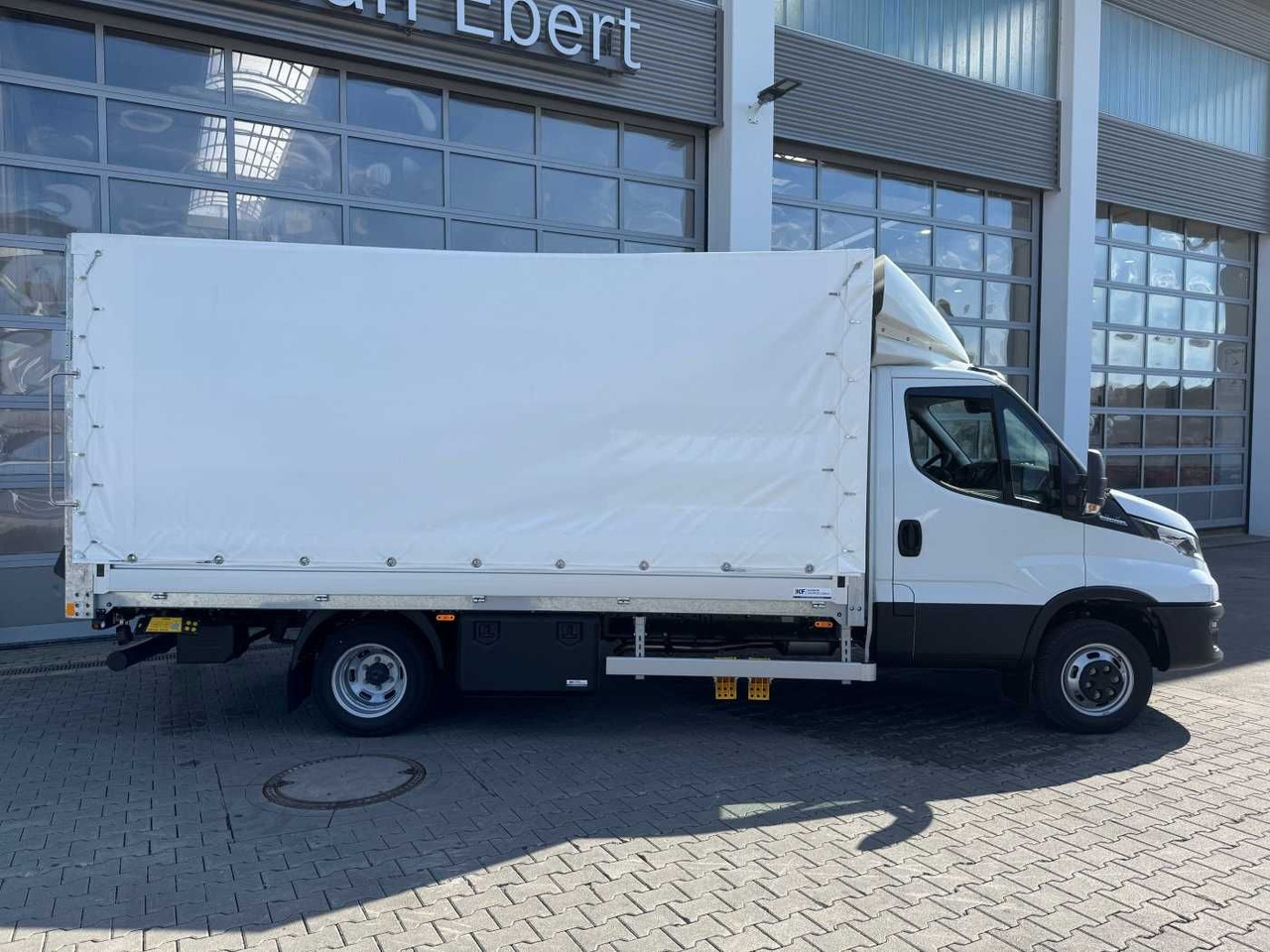 Iveco Daily 50C16 HA8 Pritsche+Plane *LBW* 3x - Schuifzeilen bestelwagen: afbeelding 2 Iveco Daily 50C16 HA8 Pritsche+Plane *LBW* 3x - Schuifzeilen bestelwagen: afbeelding 2